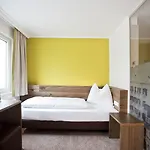 Отель Basic Инсбрук