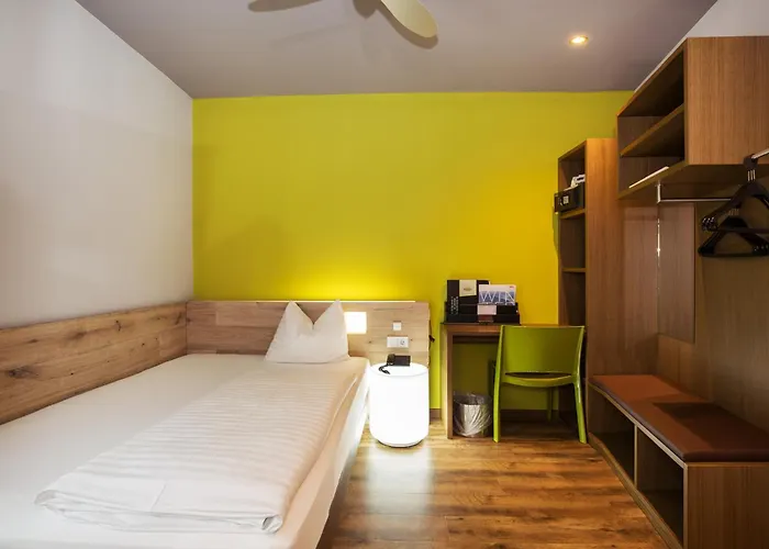 Basic אינסברוק